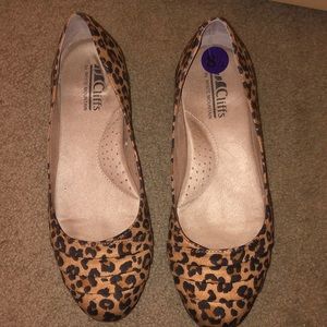 Leopard flats